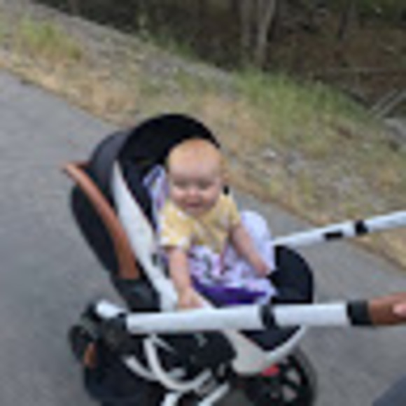 Profile Picture of Kaeli Beauchene (@bunbunbeedum) on Poshmark