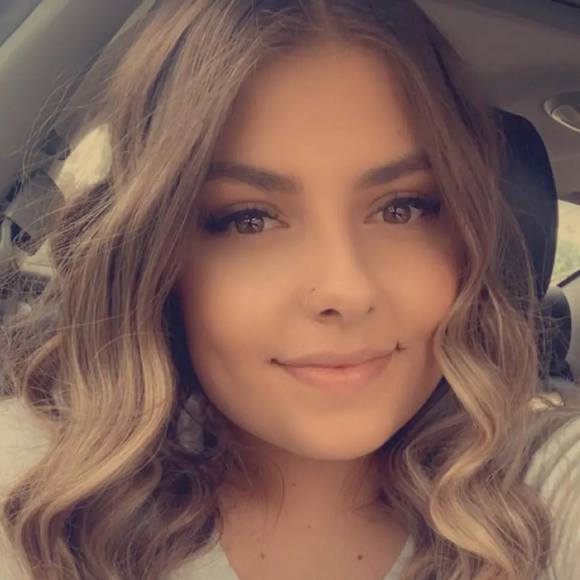 Profile Picture of Cheyanne Mckinlay (@showtown123) on Poshmark