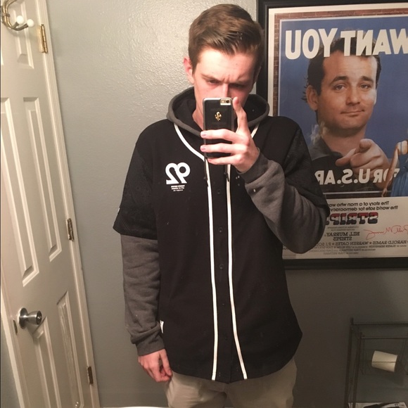 Profile Picture of Max Kelly (@waxkelly) on Poshmark
