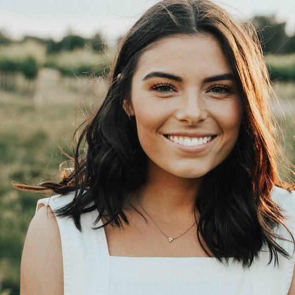 Profile Picture of Savannah Wardle (@vanniebabe18) on Poshmark