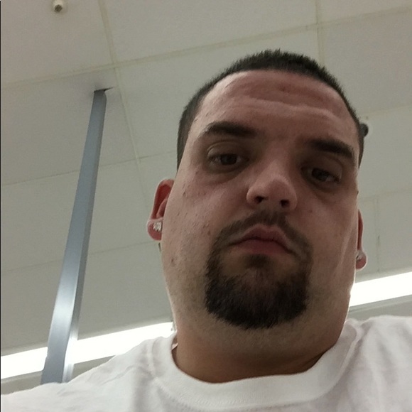 Profile Picture of Todd Finkenbinder (@tfink101814) on Poshmark
