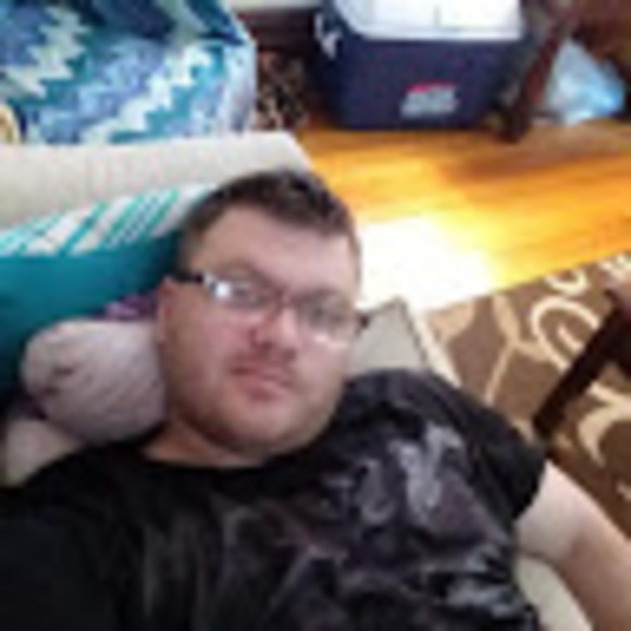 Profile Picture of Jonathan Hutchison (@jonathanhutchis) on Poshmark