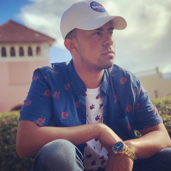 Profile Picture of Isaac Sanchez (@isaacsanchez15) on Poshmark