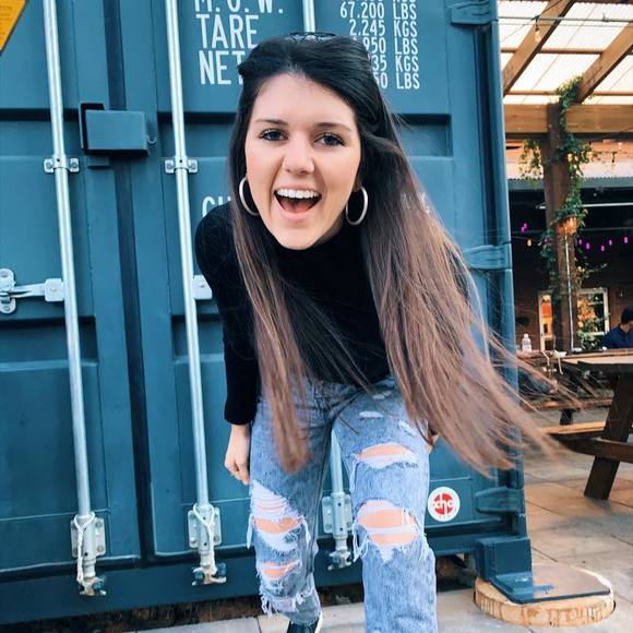 Profile Picture of Sarah Charlton (@sacharlton) on Poshmark