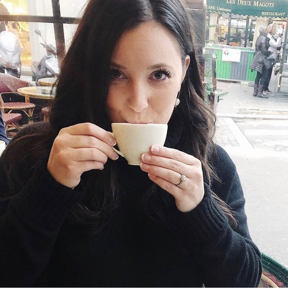 Profile Picture of Chloe Hays (@chloe_hays) on Poshmark