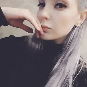 Profile Picture of 𝓓𝓪𝓮𝓌𝓸𝓷 (@KimAnnieeee) on Pinterest
