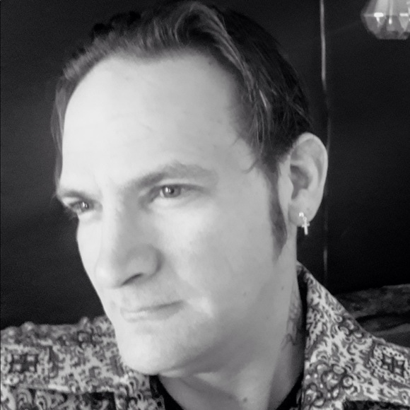 Profile Picture of Ian Peschell (@ianpeschell) on Poshmark