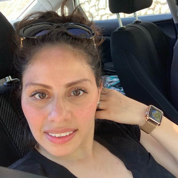 Profile Picture of Erika Rosas (@erikarosas64) on Poshmark