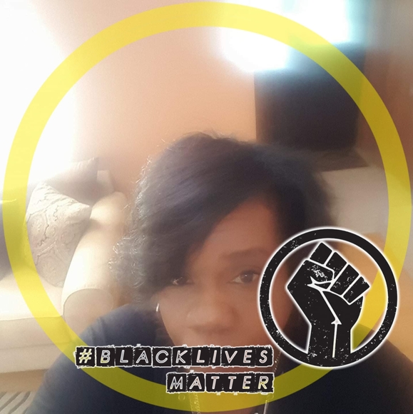 Profile Picture of Stacy Herron (@marceden) on Poshmark