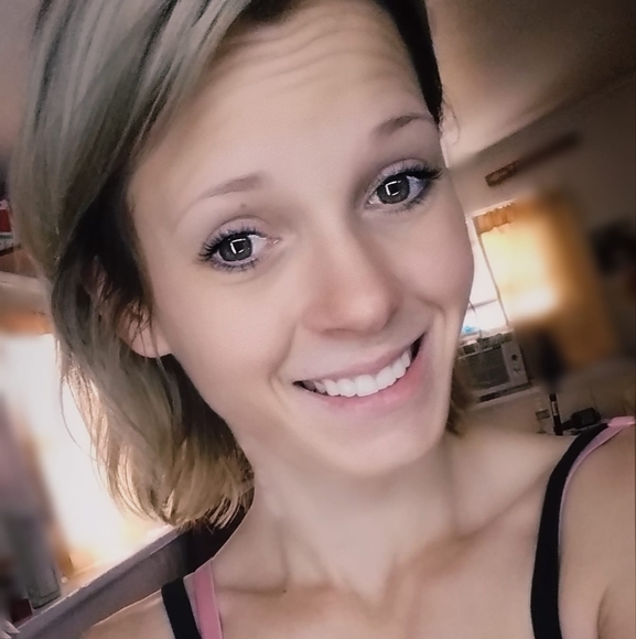 Profile Picture of Kalynn Linsinbigler (@k_linsinbigler) on Poshmark