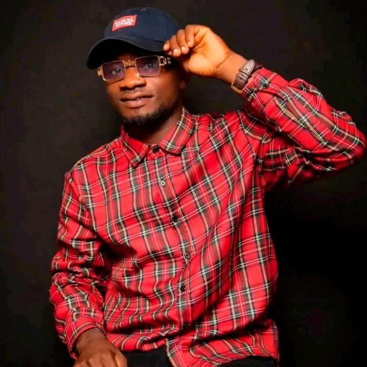 Profile Picture of Min david. (@davidafakoutse) on Tiktok