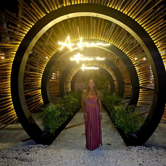 Profile Picture of Aisha Aisha (@aikehi) on Poshmark