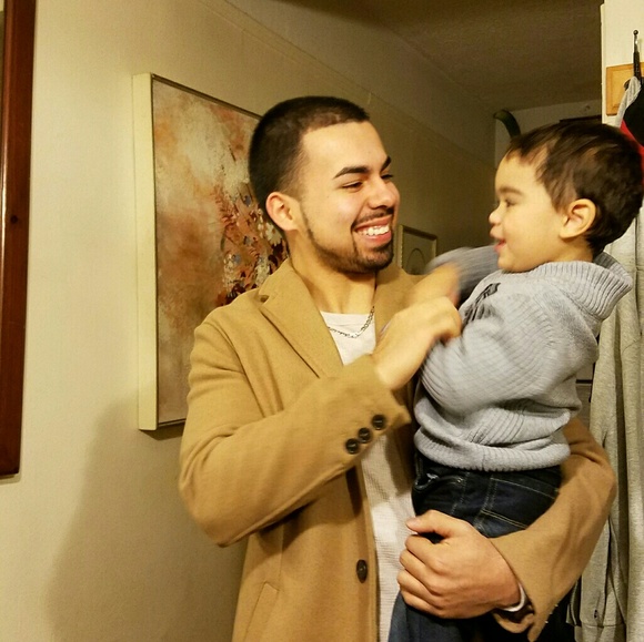 Profile Picture of Abraham Aviles (@abe21194) on Poshmark