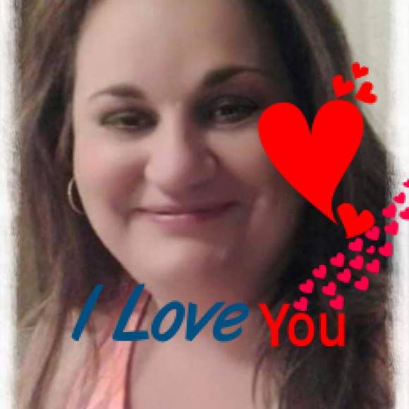 Profile Picture of Kristi Foret (@hotmoma2play) on Poshmark