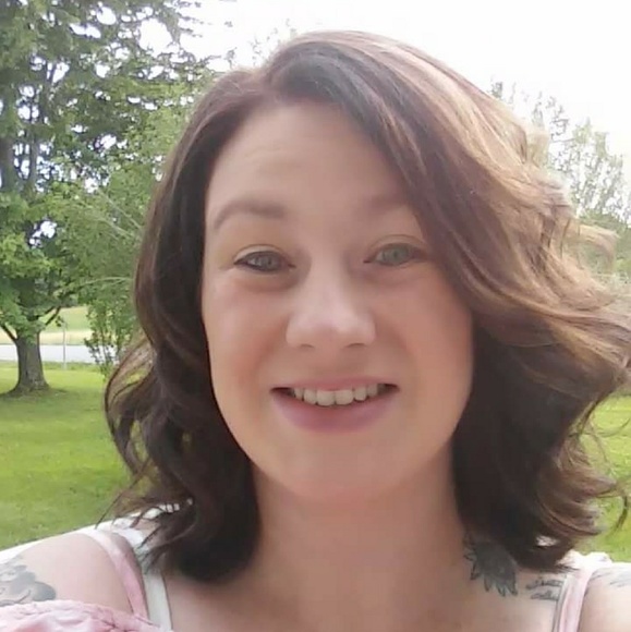 Profile Picture of Crystal Martin (@kymommaof2boys) on Poshmark