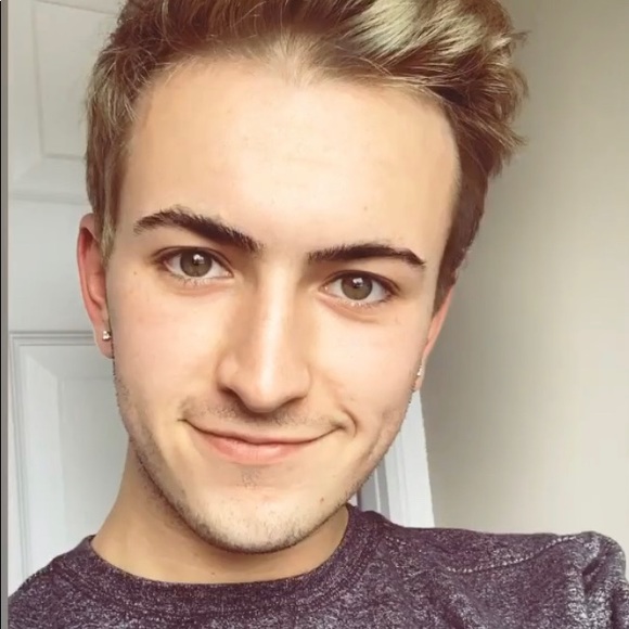 Profile Picture of Mario Blanchard (@marbla03) on Poshmark