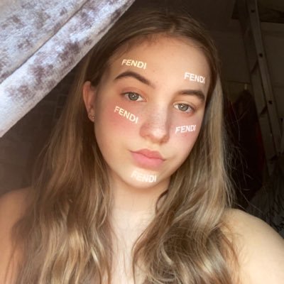 Profile Picture of Ella Leach (@EllaLea45206722) on Twitter