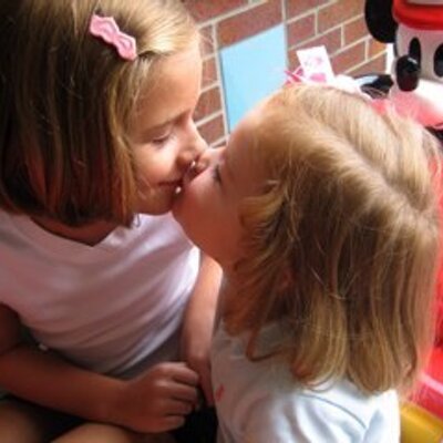 Profile Picture of Allison Englander (@AlliEnglande) on Twitter