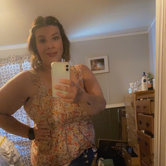 Profile Picture of Jessica Schanno (@jessicaschanno) on Poshmark