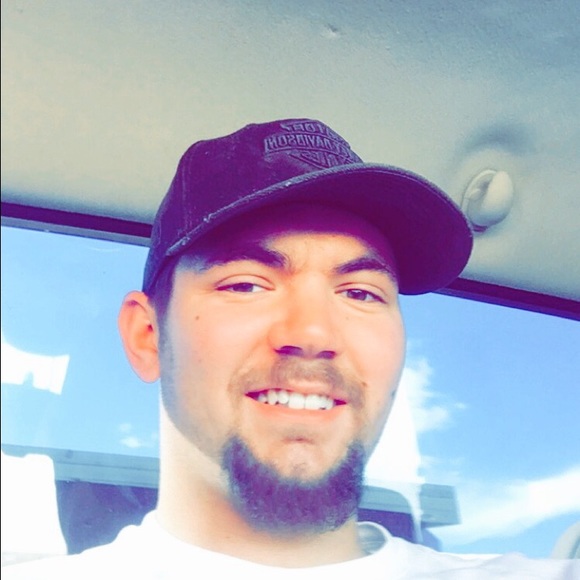 Profile Picture of Dylan Mckay (@mckaydylan22) on Poshmark