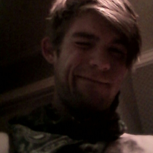 Profile Picture of Steven Wilder (@steven123476) on Poshmark