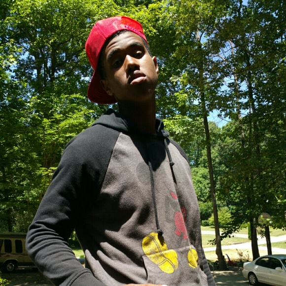Profile Picture of Omar Strozier (@omar230) on Poshmark