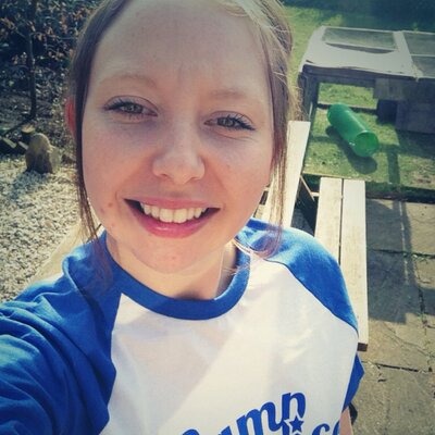 Profile Picture of Emily Alice Benson (@EABee89) on Twitter