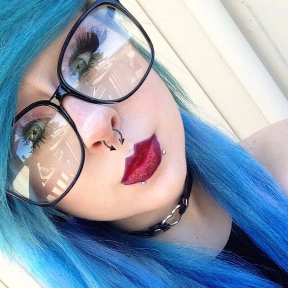 Profile Picture of Emlyn Lamphiear (@pastelprincr) on Poshmark