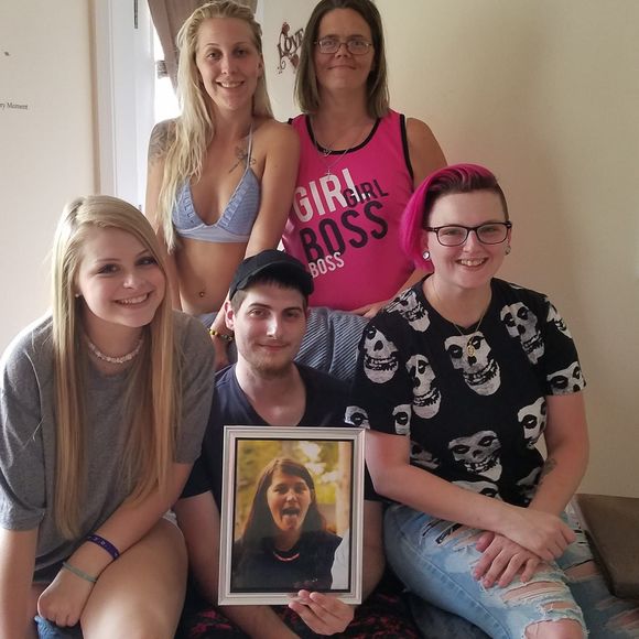 Profile Picture of Christy Ladner (@cladner29) on Poshmark