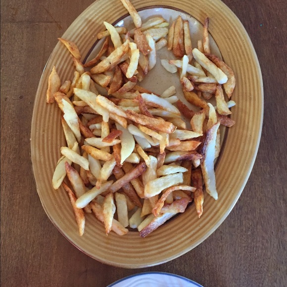 Profile Picture of Allison Stapleton (@allisonthechef) on Poshmark