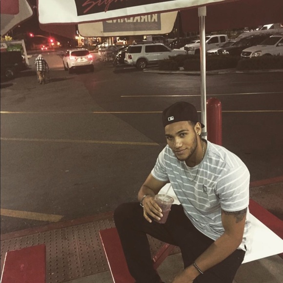 Profile Picture of Quentin Moore (@quemoore) on Poshmark