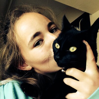 Profile Picture of Leah Heather Webb (@leahwebb999) on Twitter
