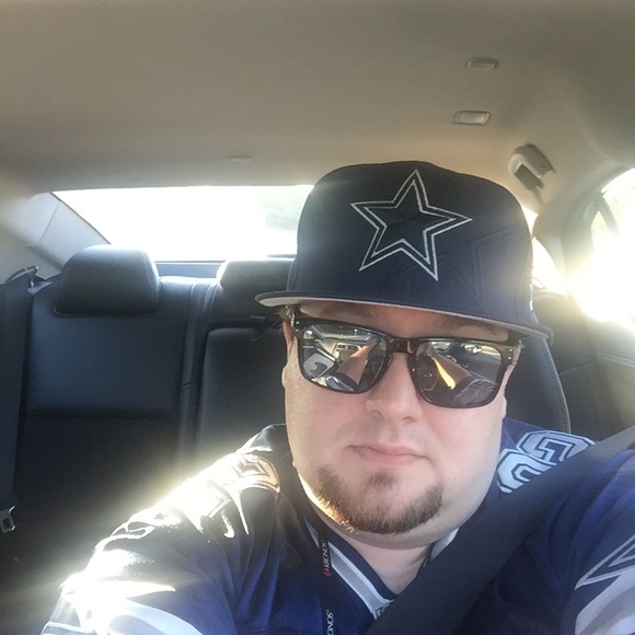 Profile Picture of Luis Ferrolho (@lferrolho) on Poshmark