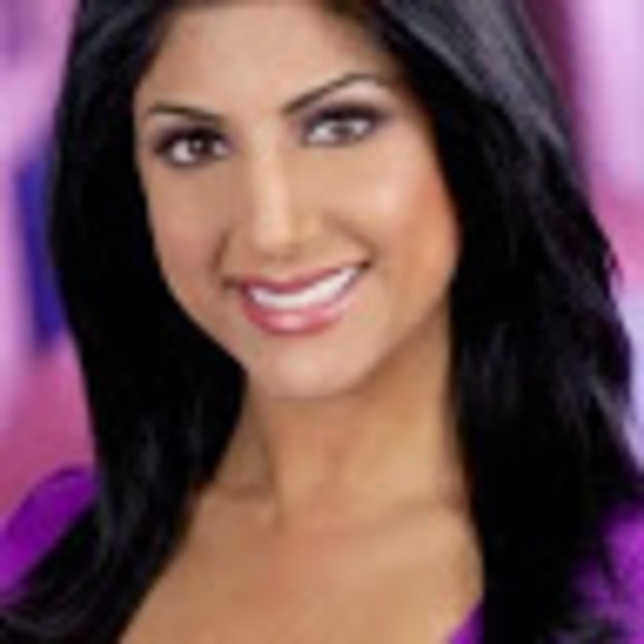 Profile Picture of Syma Chowdhry (@symach1) on Poshmark