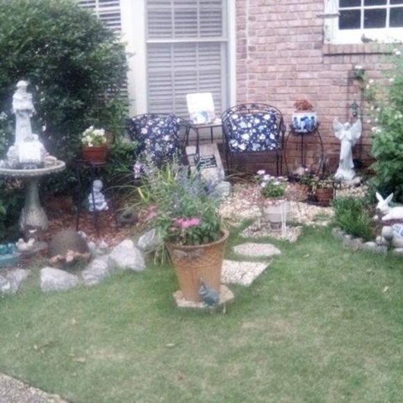 Rowena Morgan - Poshmark Profile Picture of Rowena Morgan (@rowenam2000) on Poshmark