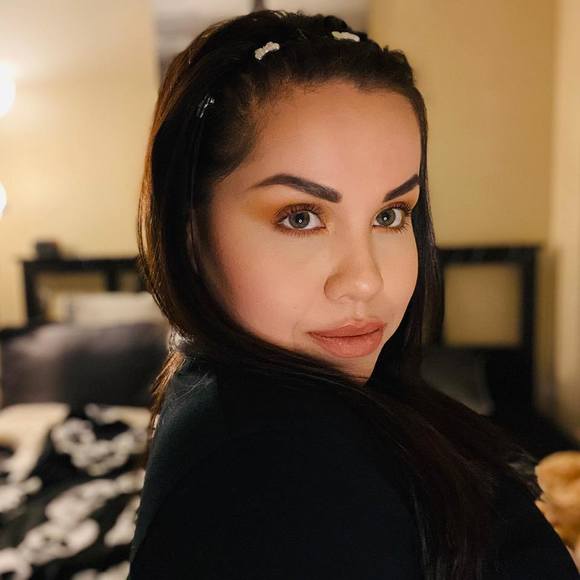 Profile Picture of Arely Sanchez (@alysanchez) on Poshmark