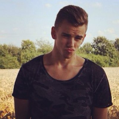 Profile Picture of Paul Quade (@PaulSuckLess) on Twitter