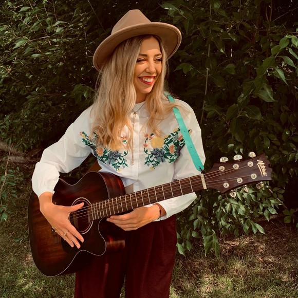 Profile Picture of Kendall Davey (@kldavey87) on Poshmark