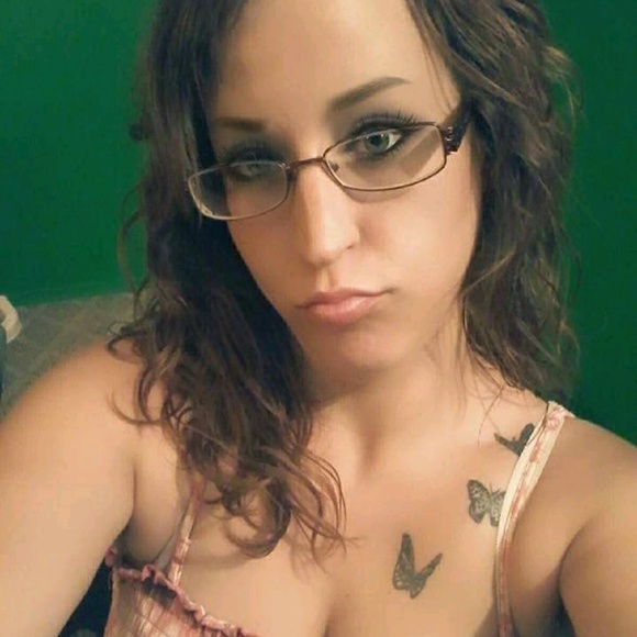Profile Picture of Jessica Kolb (@kolbie87) on Poshmark