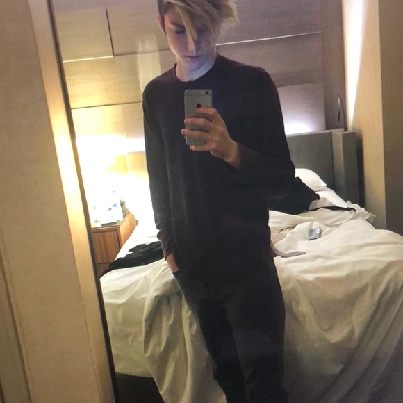 Profile Picture of Christopher Pitka (@chrisrauhl) on Poshmark
