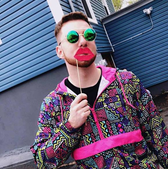 Profile Picture of Dave Campbell (@dave_campbell) on Poshmark