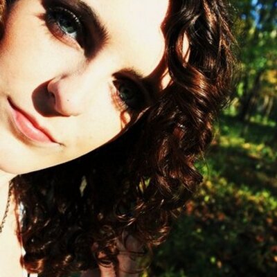 Profile Picture of Allison DeVincent (@AllisonDeVincen) on Twitter