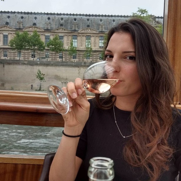 Profile Picture of Shannon Gordon (@sgords) on Poshmark