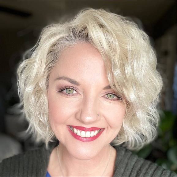 Profile Picture of April Edmondson (@apriledmonds684) on Poshmark