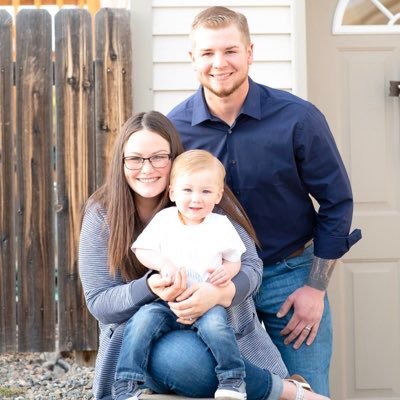 Profile Picture of Elizabeth DeWitt (@edewitt317) on Twitter