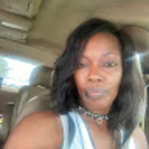 Profile Picture of Shardae Young black (@3angesmom) on Poshmark