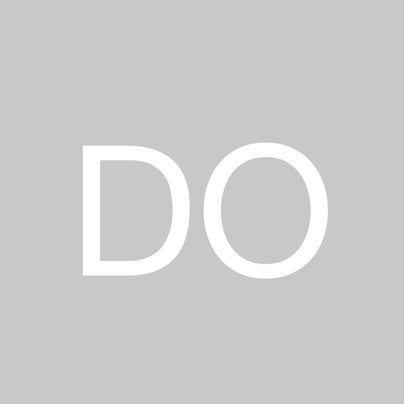 Profile Picture of Deirdre Ostrander (@chsshopper) on Poshmark