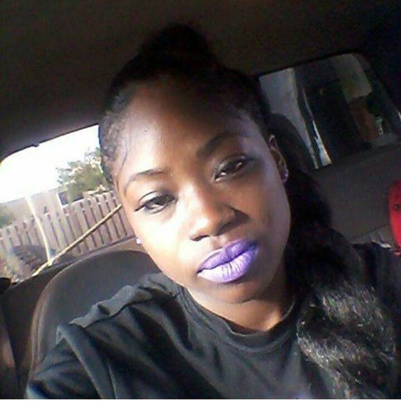 Profile Picture of Charlesnisha Barconey (@mrsalexiss) on Poshmark