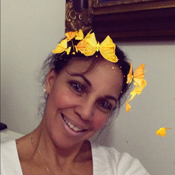 Profile Picture of Asuncion Leon (@aleon526) on Poshmark