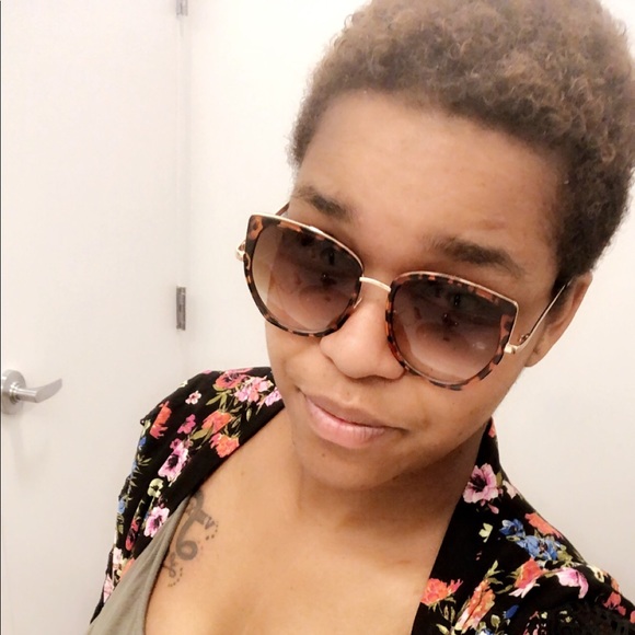 Profile Picture of Ashleay Roberts (@ashroberts9393) on Poshmark